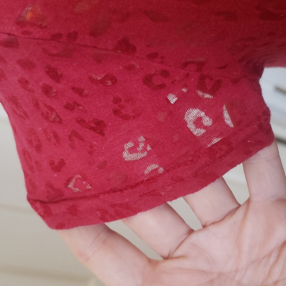 Vintage 90s RUE21 Red Animal Print Burnout Tee | Y2K Grunge Cap Sleeve V-Neck - Picture 7 of 13